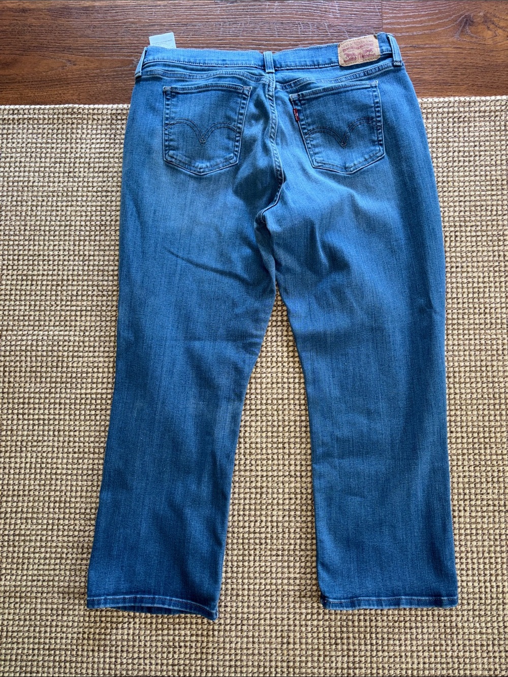 Levi's Women's Cropped Straight Jeans/Capris size 12 - Picture 2 of 4